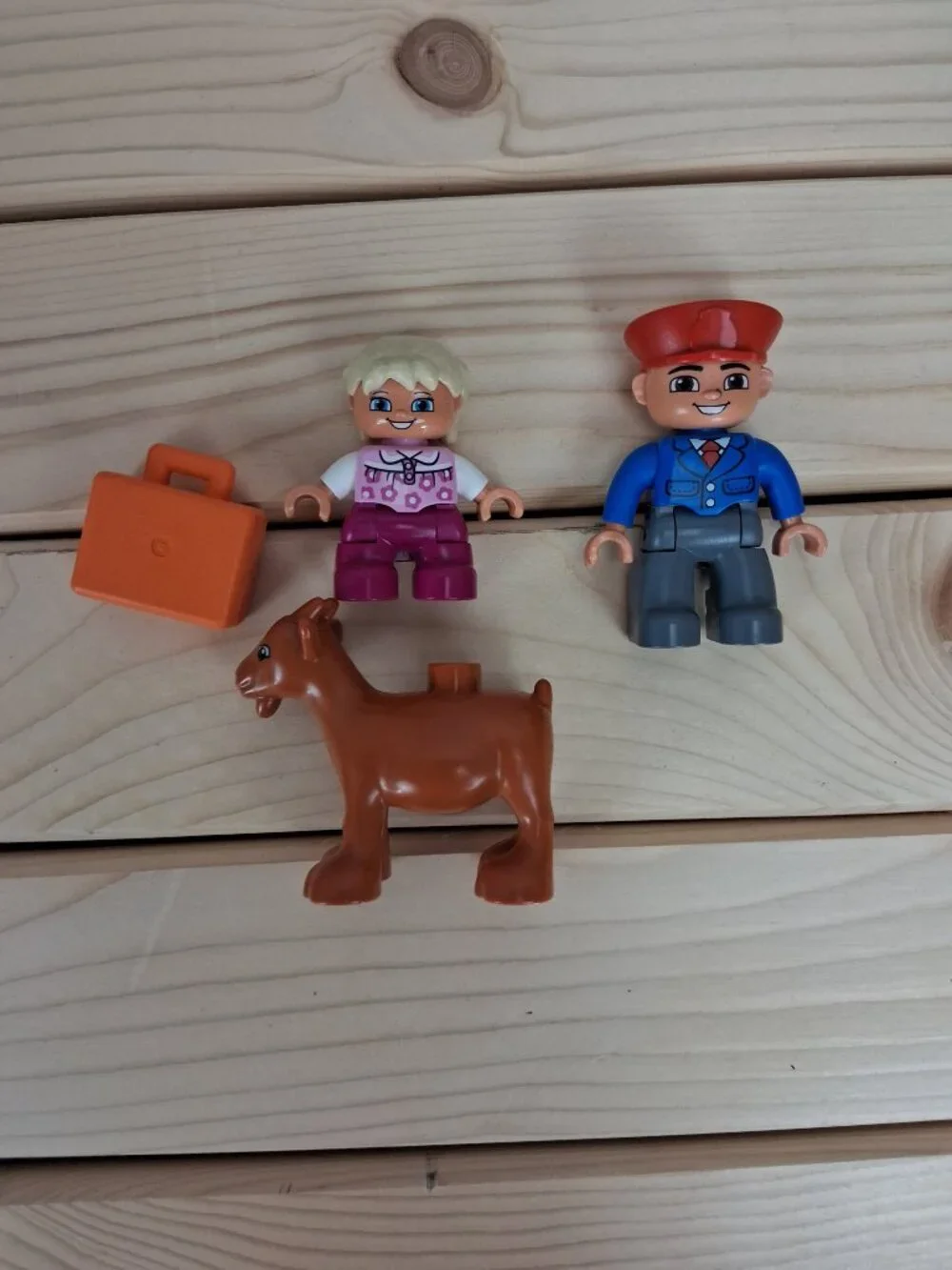 Lego Duplo 10506 + 10507 Complete sets+Spare DUPLO Bricks  Includes Instructions